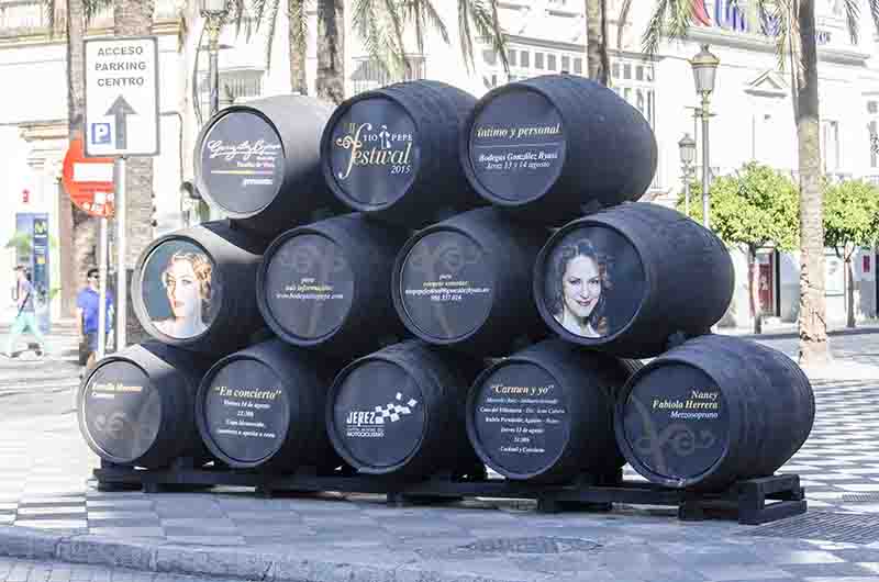Cádiz - Jerez de la Frontera 39 - decoracioon con barriles.jpg